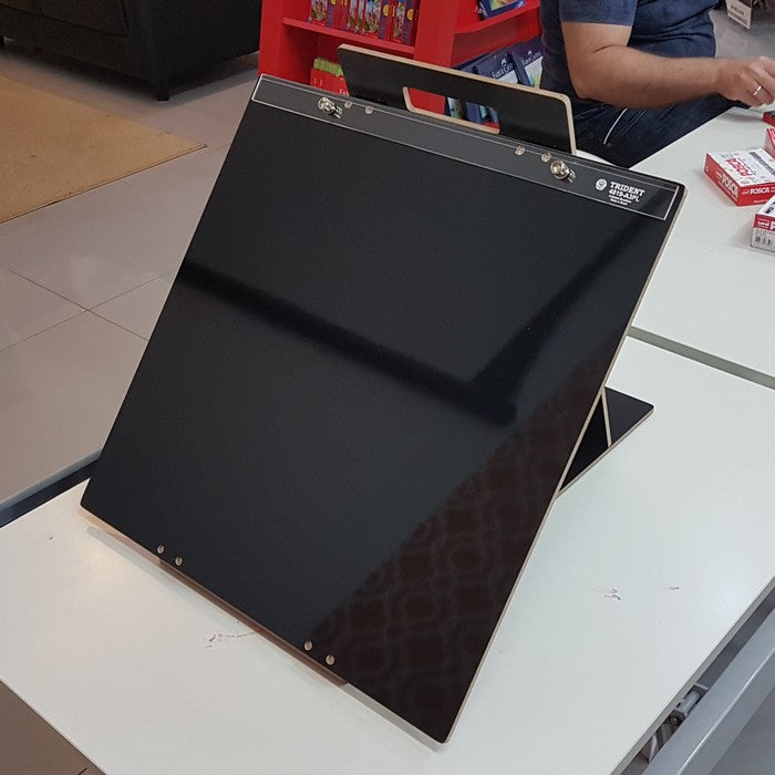 PRANCHETINHA PORTATIL ARTICULADA A4 LACA PRETA 4820-A4PL TRI