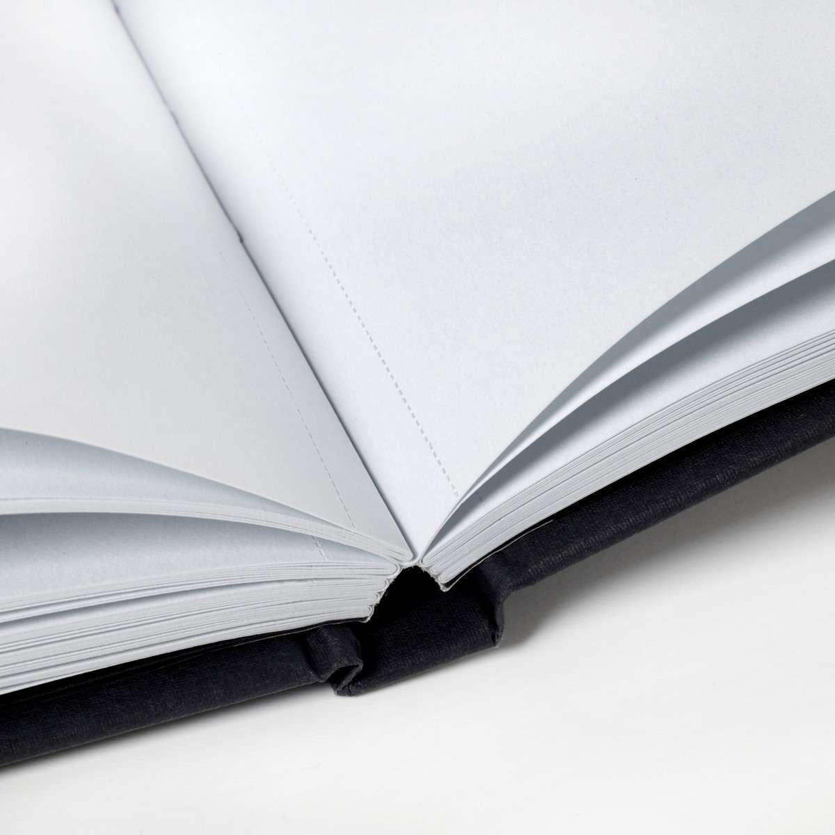 SKETCHBOOK DERWENT ACADEMY A4 135G/M2 64 FOLHAS