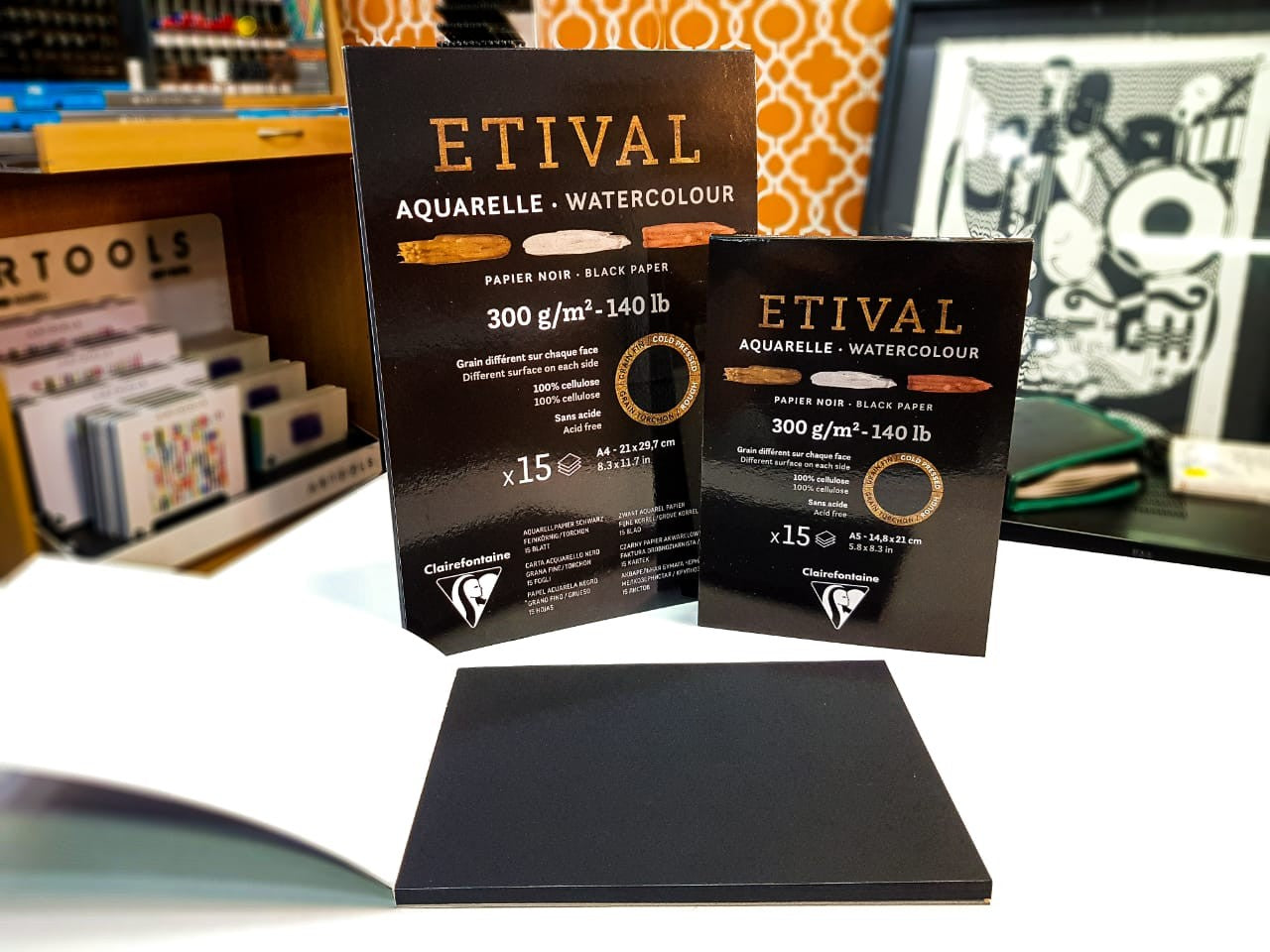 BLOCO CLAIREFONTAINE ETIVAL BLACK 300G/M2 A4 15 FLS